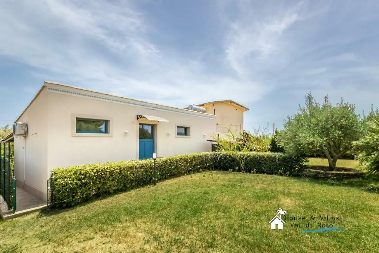House&Villas - Country Chic Avola 0*,